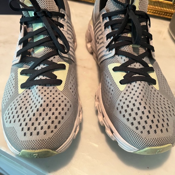 Brand new Cloudswift ON sneakers size 11. - Picture 2 of 2